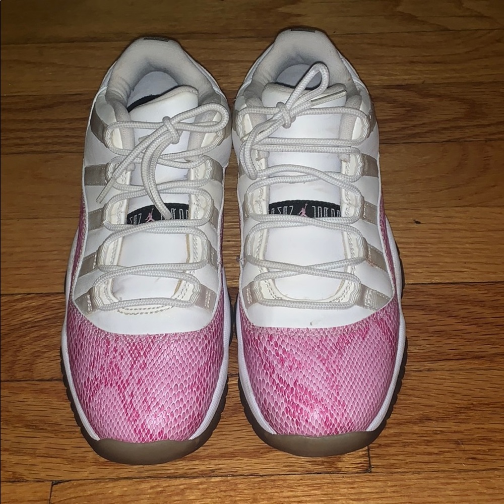 Jordan Retro 11 snakeskin size 5